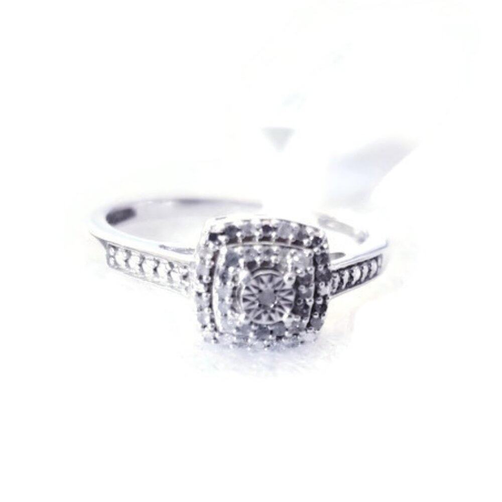 Women's Sterling Silver 1/10 CTTW Diamond Ring Size 7